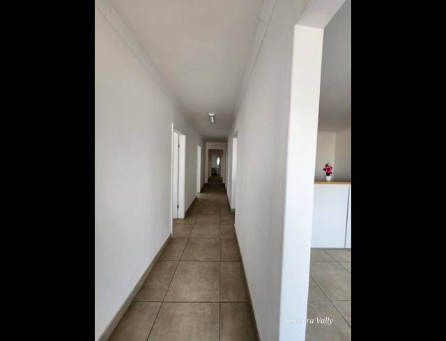 BUSINESS PROPERTY TO RENT IN OVERPORT